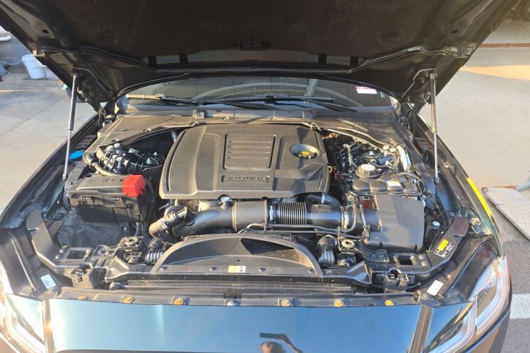 捷豹XFL 2021款 XFL 2.0T P250 两驱尊享豪华版局部细节24