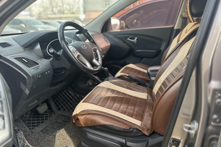 北京现代ix35 2013款 2.0L 自动两驱智能型GLS 国IV中控内饰7003