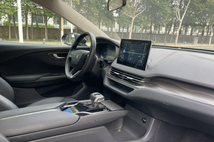 红旗E-QM5 2022款 431km 充电乐享版局部细节41