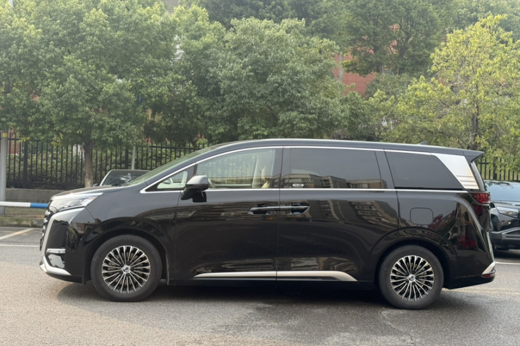 腾势D9 2022款 DM-i 970 四驱尊荣型车身外观6006