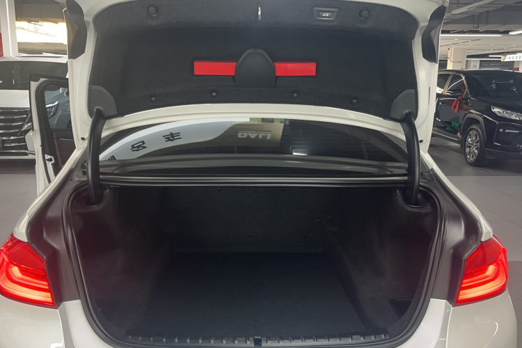 宝马5系 2019款 改款 525Li M运动套装局部细节23