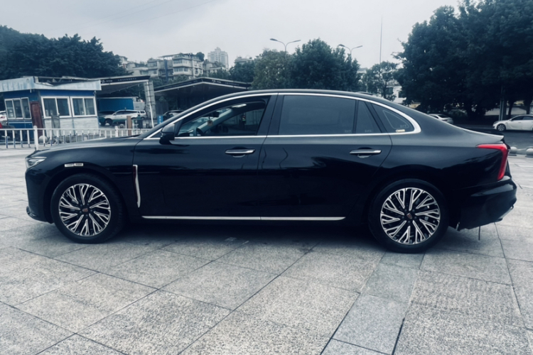 红旗H5 2024款 2.0T 自动智联旗畅版车身外观6003