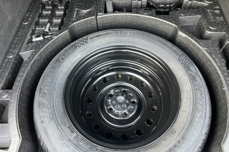 众泰SR7 2016款 1.5T CVT魔方之心版 国IV局部细节9006