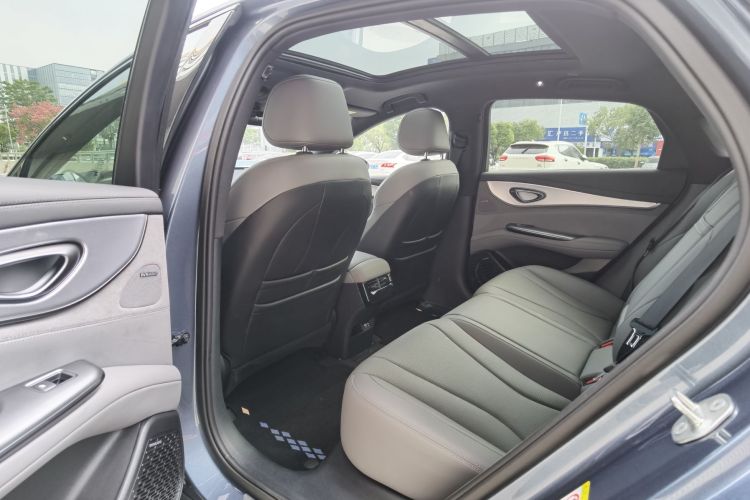 比亚迪 海豹07 DM-i 2025款 智驾版 DM-i 1.5L 125km 尊贵型中控内饰7004