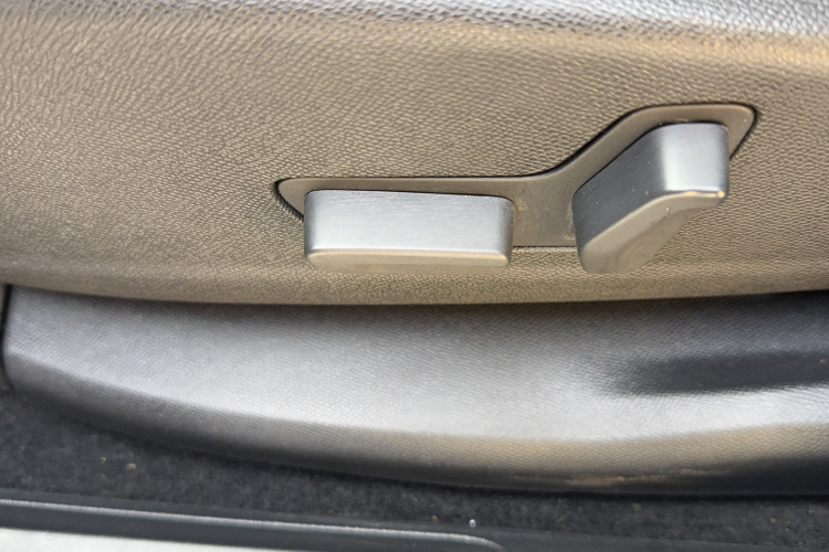 标致5008 2017款 350THP 7座精英版局部细节9002