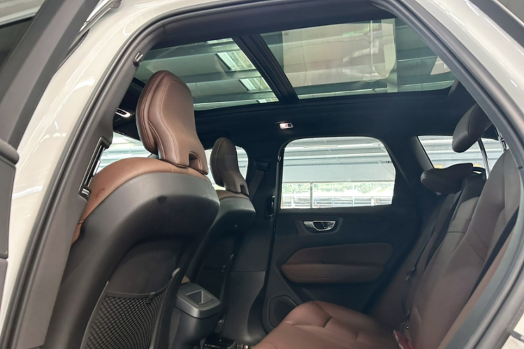 沃尔沃XC60 2021款 T5 四驱智逸豪华版中控内饰7008