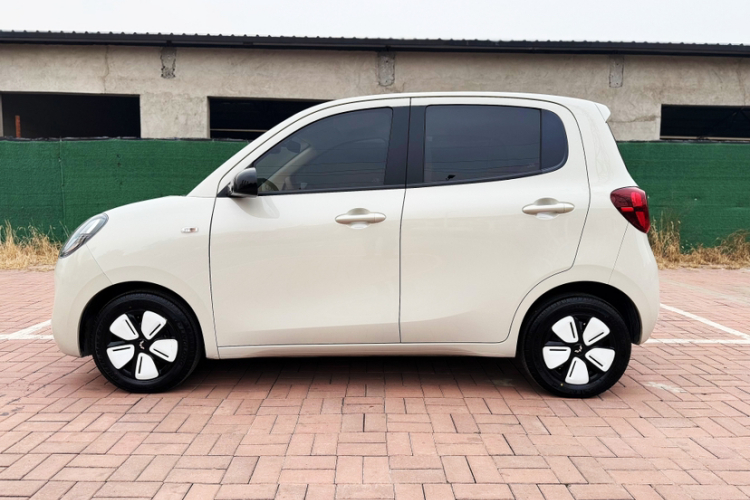 五菱汽车 宏光MINIEV 2025款 四门版 进阶款车身外观6002