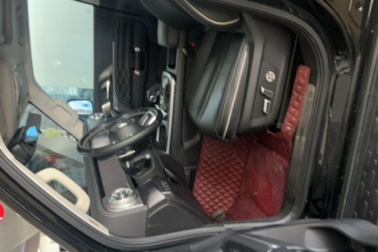 坦克300 2023款 越野版 2.0T 征服者局部细节19