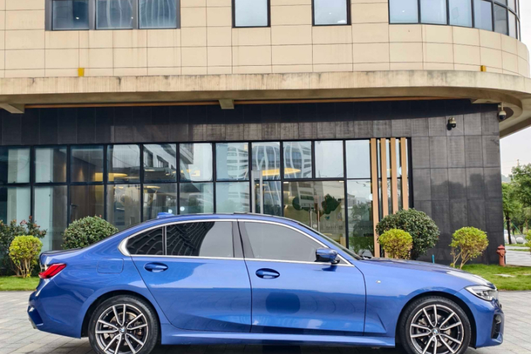 宝马3系 2022款 320Li M运动套装车身外观6004