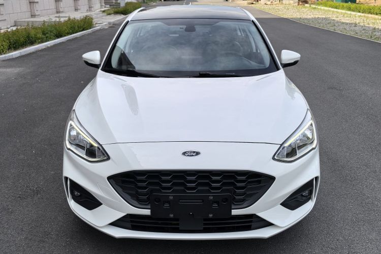 福特 福克斯 2020款 三厢 EcoBoost 180 自动锋潮型车身外观6002