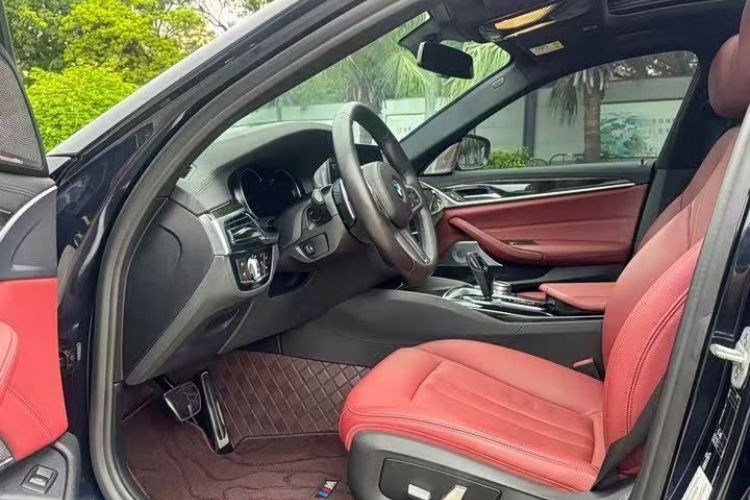 宝马5系 2018款 改款 530Li 领先型 M运动套装中控内饰7003