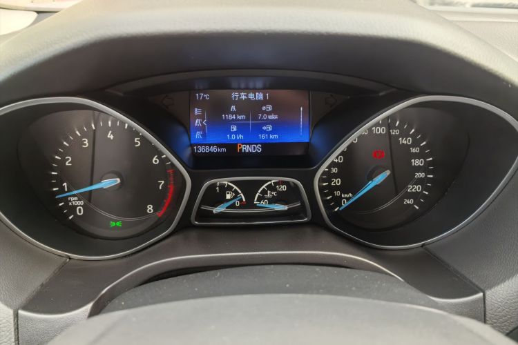 福特 福克斯 2015款 三厢 EcoBoost 180 自动精英型中控内饰15