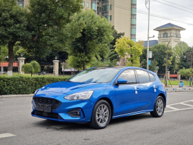 福特 福克斯 2020款 两厢 EcoBoost 180 自动锋潮型