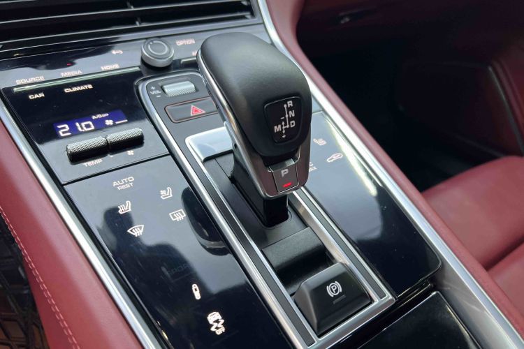 保时捷 2023款 Panamera 4 行政加长铂金版 2.9T中控内饰7004