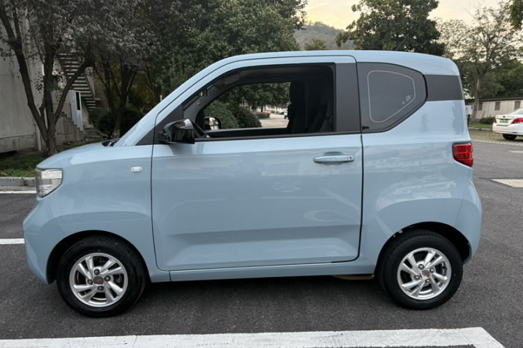 五菱汽车 宏光MINIEV 2021款 马卡龙臻享款 磷酸铁锂车身外观6004