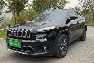 Jeep 自由光 2020款 2.0L 两驱经典运动版