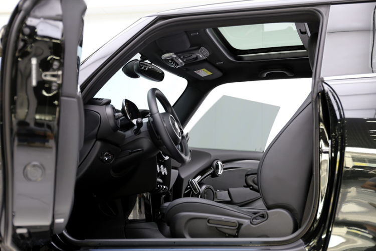 MINI 2023款 改款 2.0T COOPER S 艺术家局部细节22