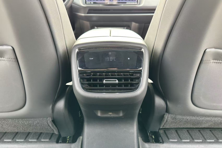 深蓝汽车 深蓝SL03 2023款 200Max增程版中控内饰7009