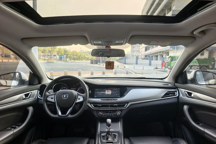 长安 逸动 2019款 高能版 1.6L GDI 自动先锋型 国VI中控内饰7004