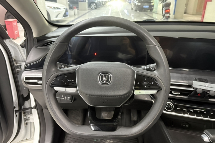 长安 逸动 2022款 PLUS 1.6L GDI CVT精英型局部细节13