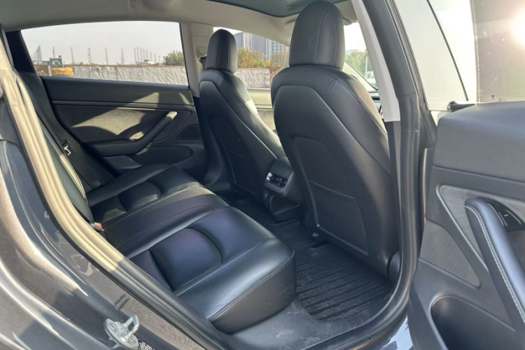 特斯拉 Model 3 2020款 标准续航后驱升级版中控内饰7008