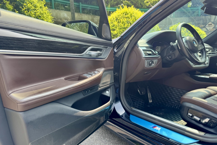 宝马7系 2021款 730Li M运动套装中控内饰7005