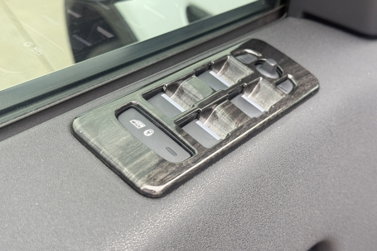 路虎 发现神行 2019款 240PS SE Dynamic版 国VI局部细节9004