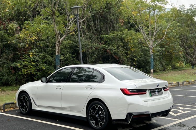 宝马i3 2024款 eDrive 40 L 曜夜套装车身外观6003