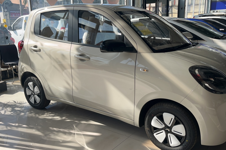 五菱汽车 宏光MINIEV 2025款 四门版 进阶款车身外观6002