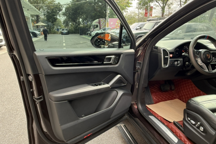 保时捷 2018款 Cayenne 3.0T中控内饰7004