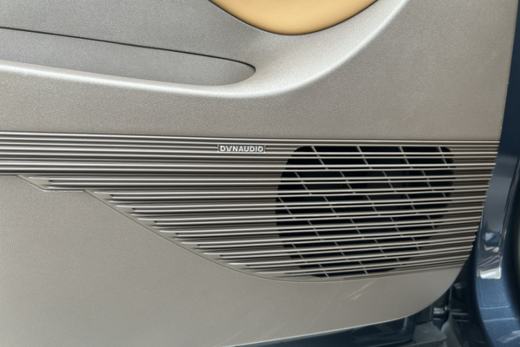 腾势D9 2022款 DM-i 1040 尊贵型中控内饰7005