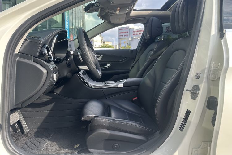 奔驰C级 2020款 C 260 L 运动版中控内饰7004