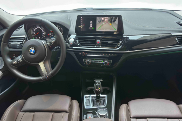 宝马1系 2023款 125i M运动曜夜版中控内饰7007