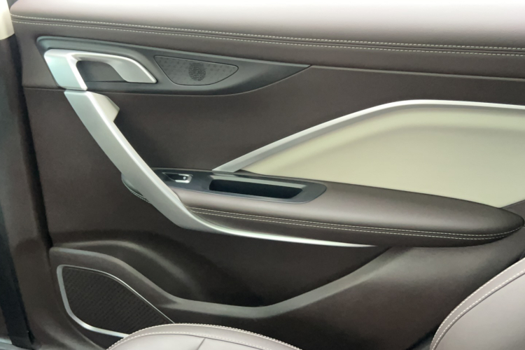 吉利汽车 嘉际 2021款 1.8TD DCT豪华型中控内饰7014