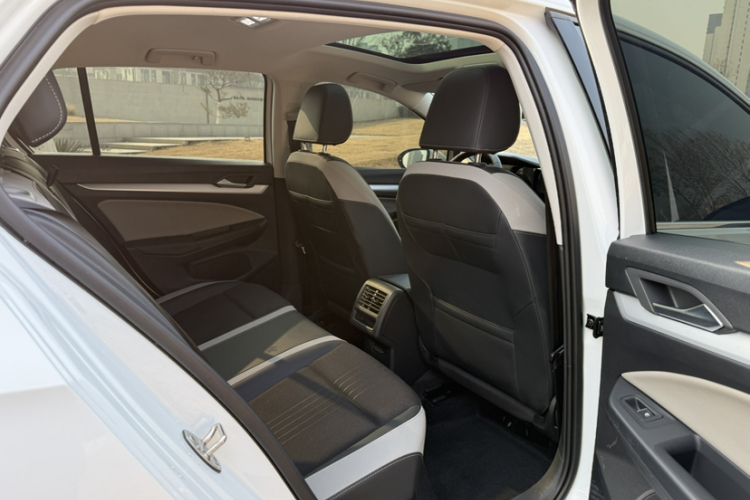 大众 高尔夫 2024款 280TSI DSG Pro 50年传奇版局部细节41