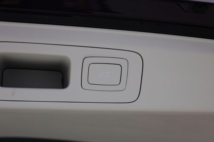 上汽大通MAXUS 大通G90 2022款 2.0T 星际七座版局部细节9005