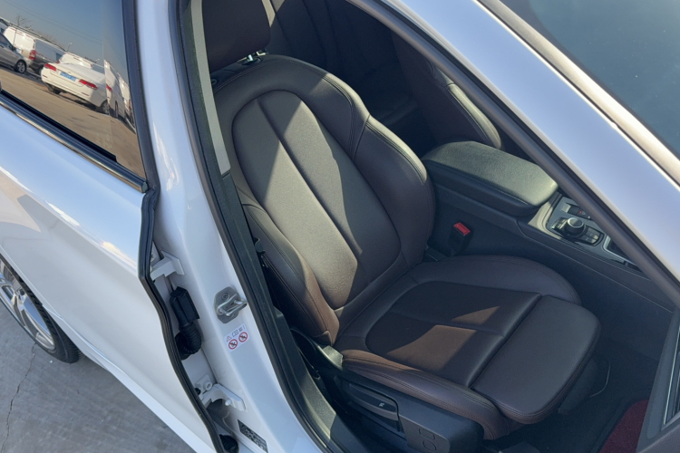 宝马1系 2020款 125i 领先型M运动套装局部细节41