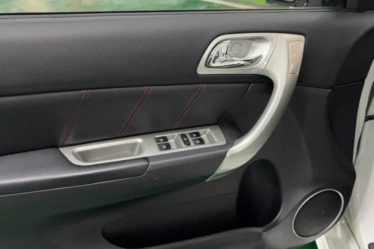 哈弗H6 2016款 升级版 1.5T 手动两驱精英型中控内饰7002