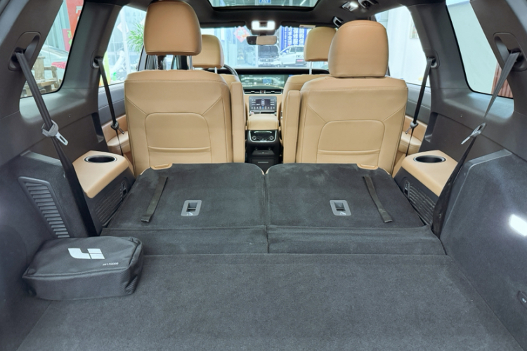 理想汽车 理想ONE 2020款 增程6座版中控内饰7003