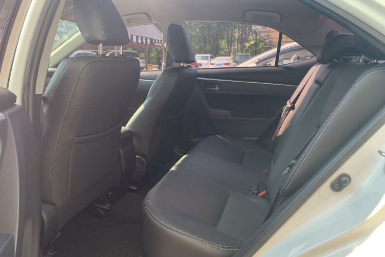 丰田 雷凌 2017款 改款 185T CVT新锐版 国V中控内饰7003