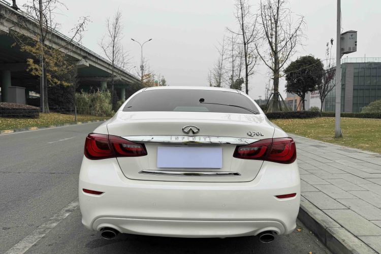 英菲尼迪Q70 2019款 Q70L 2.0T 精英版 PLUS车身外观6005