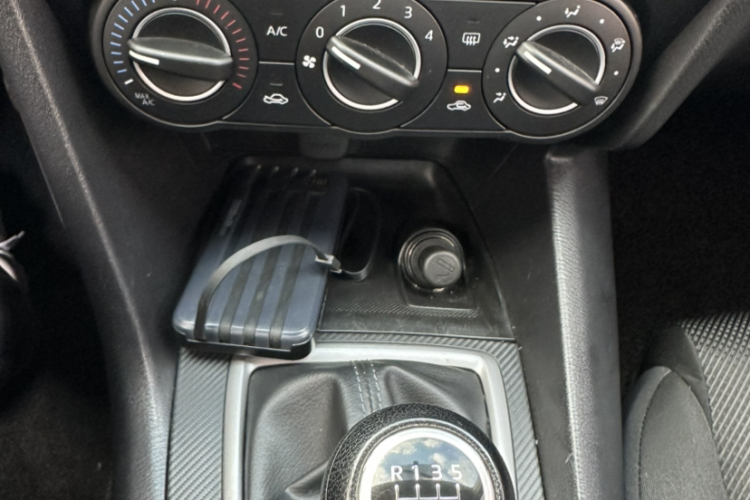 马自达3 昂克赛拉 2017款 三厢 1.5L 手动舒适型 国V中控内饰7002