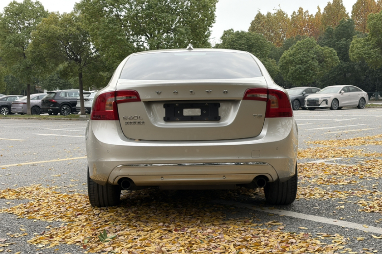 沃尔沃S60 2019款 S60L 改款 T5 智进进阶版车身外观6006