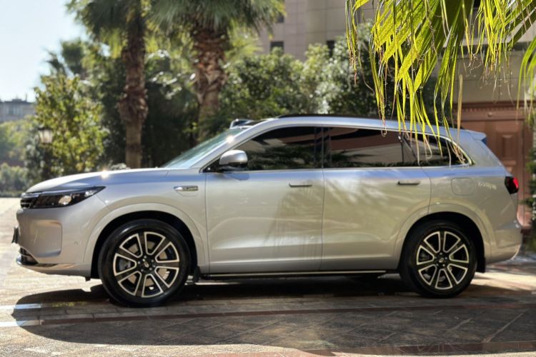 鸿蒙智行 问界M7 2024款 1.5T 智驾四驱Ultra版 6座车身外观6005