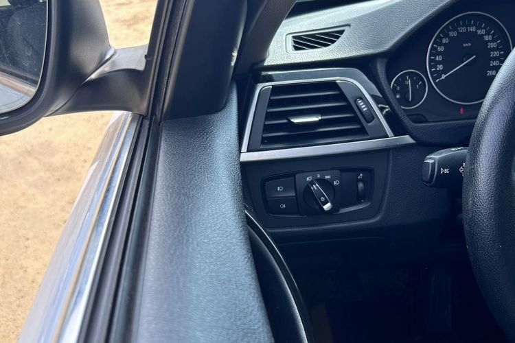 宝马3系 2016款 320Li 时尚型中控内饰7003