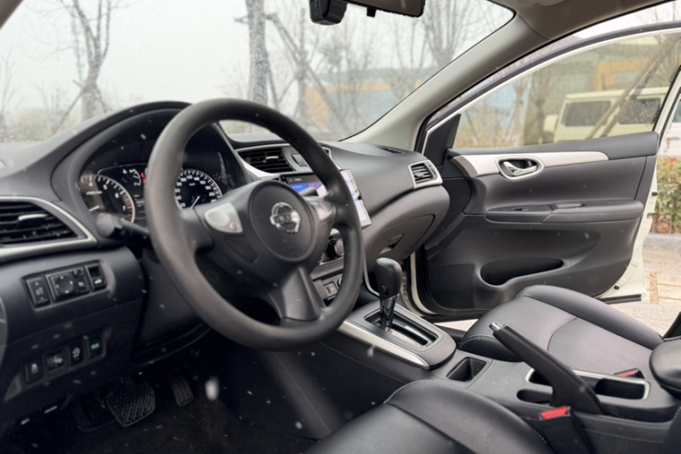 日产 轩逸 2021款 经典 1.6XE CVT舒适版中控内饰7002