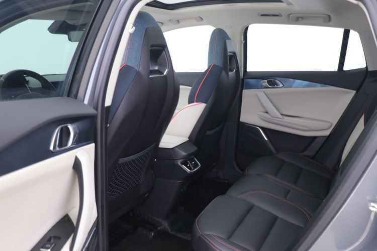 领克06 2020款 1.5T 耀Halo中控内饰7003