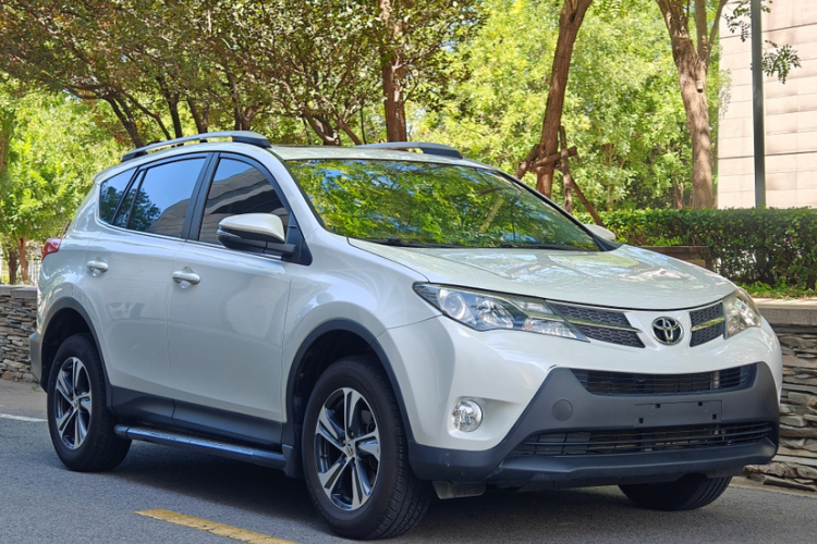 丰田 RAV4荣放 2015款 2.0L CVT两驱风尚版车身外观6001