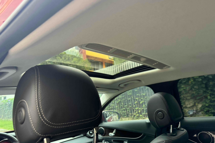 奔驰C级 2018款 C 180 L 时尚型中控内饰7010