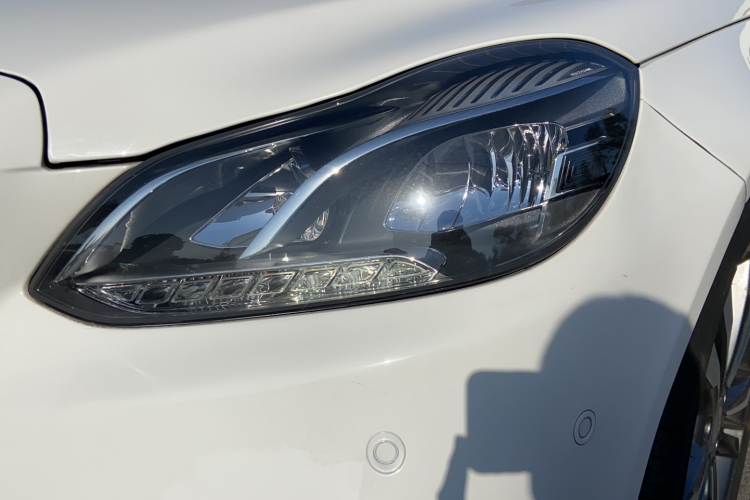 奔驰E级 2015款 改款 E 260 L 运动时尚型局部细节36